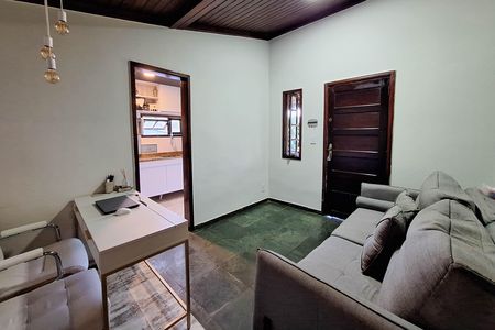 Casa à venda com 3780m², 2 quartos e 1 vaga Casa à venda com 3780m², 2 quartos e 1 vagaSala