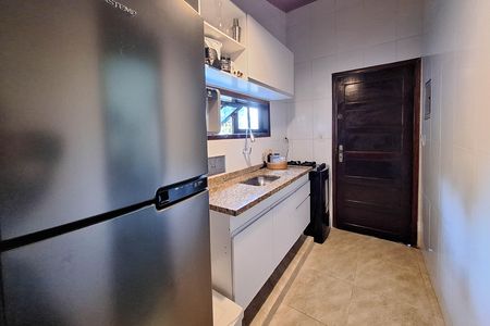 Casa à venda com 3780m², 2 quartos e 1 vaga Casa à venda com 3780m², 2 quartos e 1 vagaCozinha