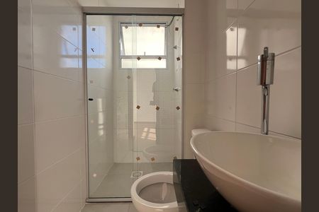 Banheiro Social de apartamento para alugar com 2 quartos, 72m² em Tijuca, Belo Horizonte