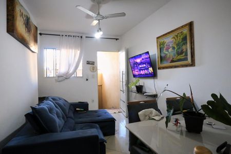 Sala de casa para alugar com 2 quartos, 75m² em Palmares, Belo Horizonte