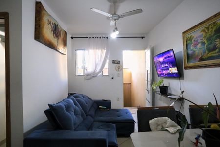 Sala de casa para alugar com 2 quartos, 75m² em Palmares, Belo Horizonte