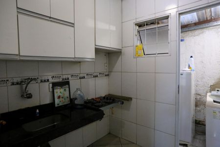 Cozinha de casa para alugar com 2 quartos, 75m² em Palmares, Belo Horizonte