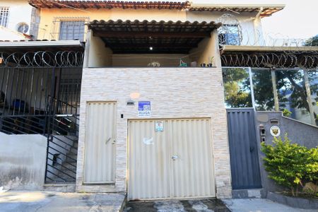 Fachada de casa para alugar com 2 quartos, 75m² em Palmares, Belo Horizonte