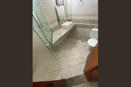 Casa de condomínio para alugar com 290m², 6 quartos e 2 vagas