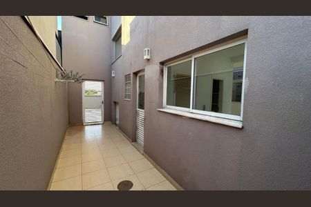 Casa de condomínio para alugar com 278m², 3 quartos e 4 vagas