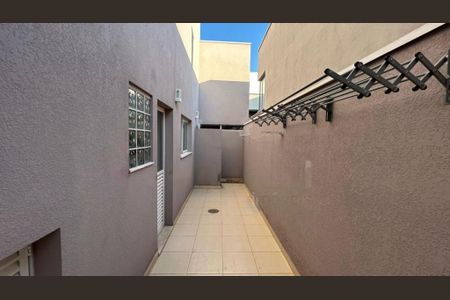 Casa de condomínio para alugar com 278m², 3 quartos e 4 vagas
