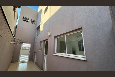 Casa de condomínio para alugar com 278m², 3 quartos e 4 vagas