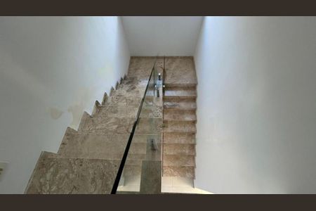 Casa de condomínio para alugar com 278m², 3 quartos e 4 vagas