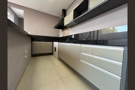 Casa de condomínio para alugar com 278m², 3 quartos e 4 vagas