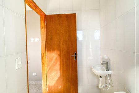 Casa de condomínio para alugar com 70m², 2 quartos e 1 vaga Casa de condomínio para alugar com 70m², 2 quartos e 1 vagaBanheiro da Suíte 1
