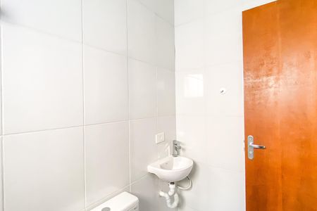Casa de condomínio para alugar com 70m², 2 quartos e 1 vaga Casa de condomínio para alugar com 70m², 2 quartos e 1 vagaBanheiro da Suíte 2