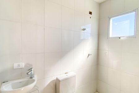 Casa de condomínio para alugar com 70m², 2 quartos e 1 vaga Casa de condomínio para alugar com 70m², 2 quartos e 1 vagaBanheiro da Suíte 1
