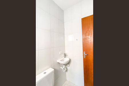 Casa de condomínio para alugar com 70m², 2 quartos e 1 vaga Casa de condomínio para alugar com 70m², 2 quartos e 1 vagaBanheiro da Suíte 2