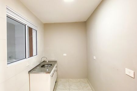 Cozinha de casa de condomínio para alugar com 2 quartos, 70m² em Vila Ré, São Paulo