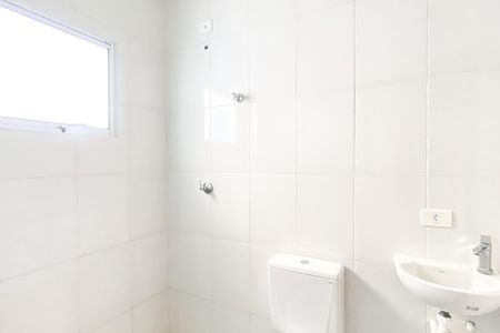 Casa de condomínio para alugar com 70m², 2 quartos e 1 vaga Casa de condomínio para alugar com 70m², 2 quartos e 1 vagaBanheiro da Suíte 2