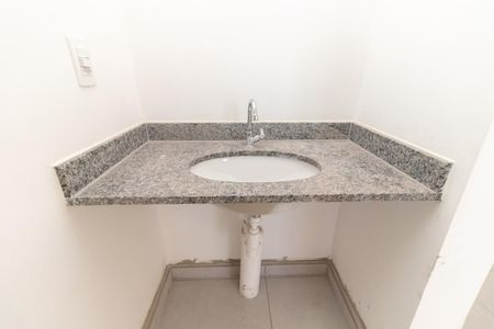 Apartamento à venda com 35m², 2 quartos e sem vaga Apartamento à venda com 35m², 2 quartos e sem vagaBanheiro