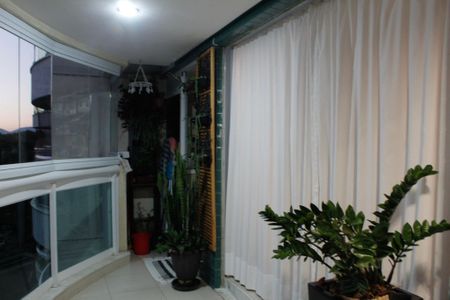 Apartamento para alugar com 81m², 2 quartos e 1 vaga