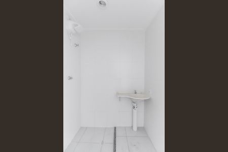 Banheiro de apartamento para alugar com 1 quarto, 26m² em Jardim Helena, São Paulo