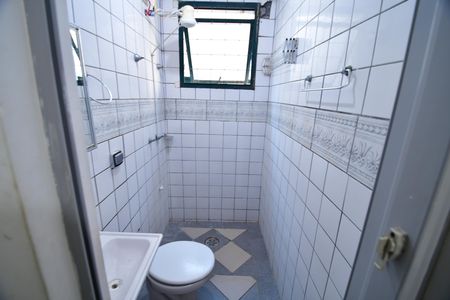 Banheiro de kitnet/studio para alugar com 1 quarto, 19m² em Cidade Universitária, Campinas