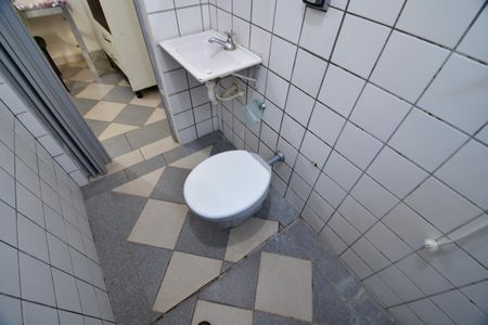 Banheiro de kitnet/studio para alugar com 1 quarto, 19m² em Cidade Universitária, Campinas