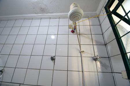 Banheiro de kitnet/studio para alugar com 1 quarto, 19m² em Cidade Universitária, Campinas