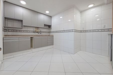 Apartamento à venda com 81m², 2 quartos e 1 vaga Apartamento à venda com 81m², 2 quartos e 1 vagaCozinha