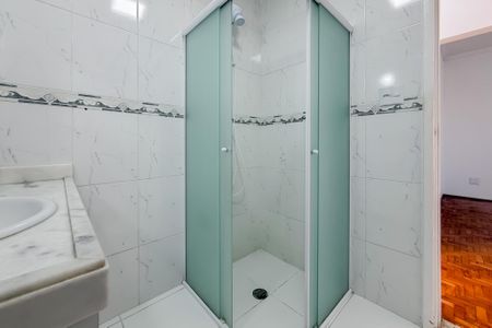 Apartamento à venda com 81m², 2 quartos e 1 vaga Apartamento à venda com 81m², 2 quartos e 1 vagaBanheiro Social
