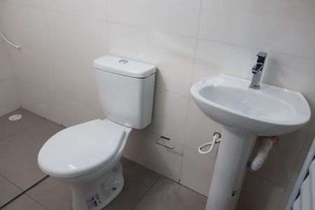 Casa para alugar com 45m², 1 quarto e sem vaga Casa para alugar com 45m², 1 quarto e sem vagaBanheiro