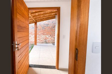 Casa para alugar com 64m², 2 quartos e 2 vagas