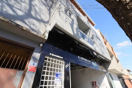 Fachada de casa para alugar com 1 quarto, 49m² em Jardim Ype, Osasco