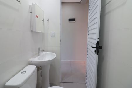 Banheiro de casa para alugar com 1 quarto, 49m² em Jardim Ype, Osasco