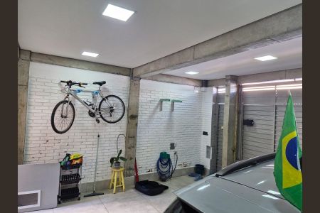 Garagem de casa à venda com 4 quartos, 200m² em Grajaú, São Paulo