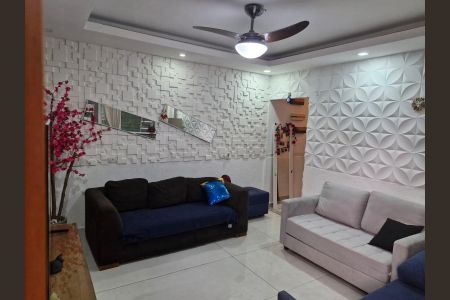 Casa à venda com 200m², 5 quartos e 2 vagasSala
