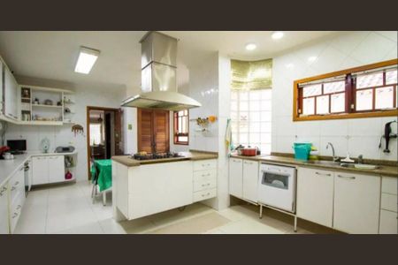 Casa à venda com 4 quartos, 286m² em Vila Deodoro, São Paulo