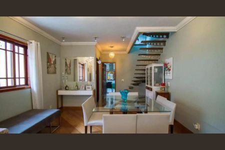 Casa à venda com 4 quartos, 286m² em Vila Deodoro, São Paulo