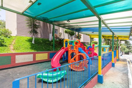 Apartamento à venda com 57m², 2 quartos e 1 vaga Apartamento à venda com 57m², 2 quartos e 1 vagaÁrea comum - Playground