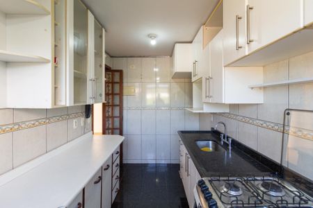 Apartamento à venda com 57m², 2 quartos e 1 vaga Apartamento à venda com 57m², 2 quartos e 1 vagaCozinha e Área de Serviço
