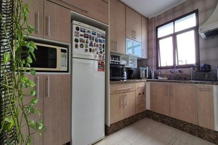 Apartamento para alugar com 160m², 3 quartos e 2 vagas Apartamento para alugar com 160m², 3 quartos e 2 vagasCozinha