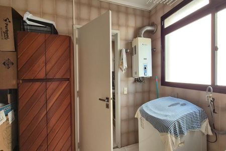 Área de Serviço de apartamento para alugar com 3 quartos, 160m² em Cambuí, Campinas