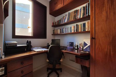 Quarto Serviço de apartamento para alugar com 3 quartos, 160m² em Cambuí, Campinas