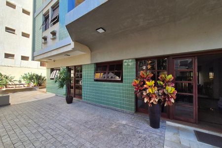 Fachada do bloco de apartamento para alugar com 3 quartos, 160m² em Cambuí, Campinas