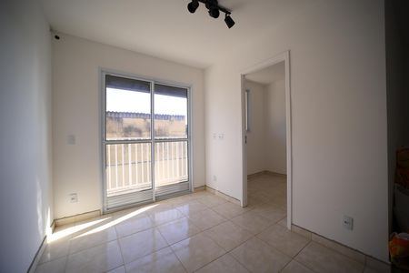 Sala de apartamento para alugar com 2 quartos, 40m² em Jardim Maringa, São Paulo