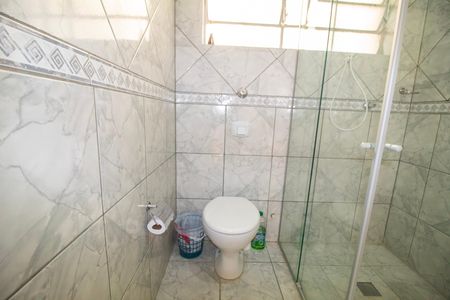 Banheiro Social de casa para alugar com 3 quartos, 99m² em Carlos Prates, Belo Horizonte