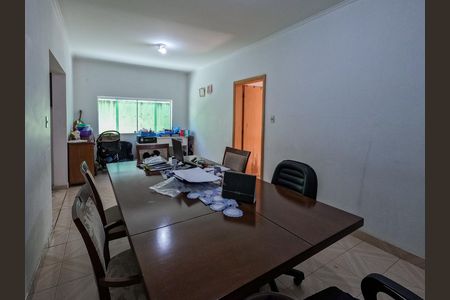 Casa para alugar com 296m², 3 quartos e 4 vagas