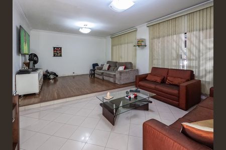 Casa para alugar com 296m², 3 quartos e 4 vagas