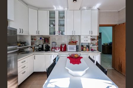 Casa para alugar com 296m², 3 quartos e 4 vagas