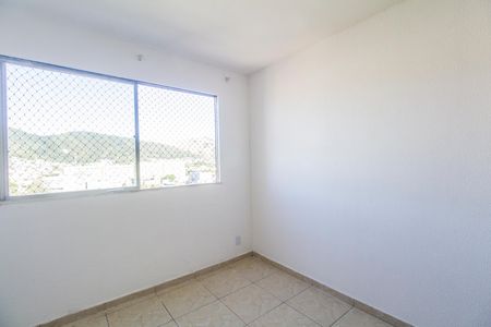 Sala de apartamento para alugar com 2 quartos, 60m² em Realengo, Rio de Janeiro