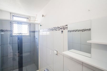 Banheiro de apartamento para alugar com 2 quartos, 60m² em Realengo, Rio de Janeiro