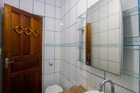 Banheiro de casa para alugar com 3 quartos, 100m² em Vila Pires, Santo André