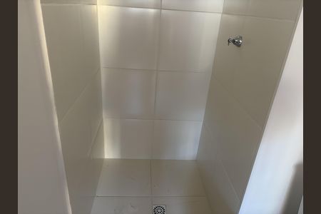 Banheiro  de kitnet/studio para alugar com 1 quarto, 21m² em Bela Vista, São Paulo